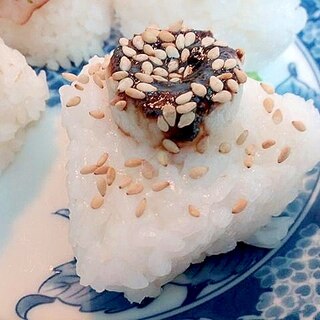 竹輪と海苔佃煮と白ごまの焼おにぎり